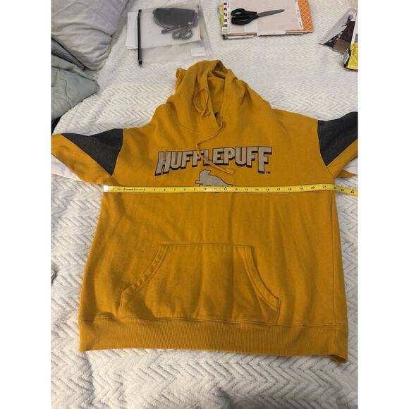 Wizarding World of Harry‎ Potter Hufflepuff hoodie size xl - Picture 5 of 10